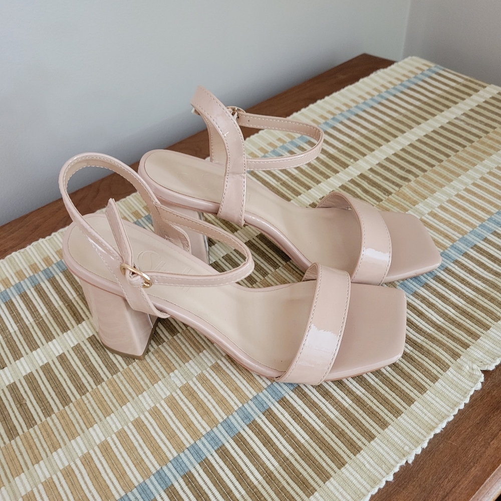 Heeled strappy women's sandals